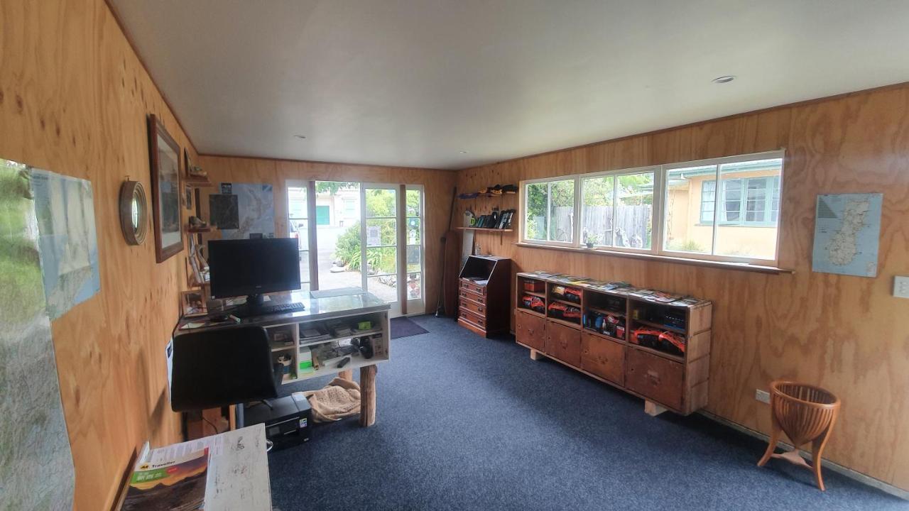 Off The Beaten Trail Acc & Bike Tours Holiday home *