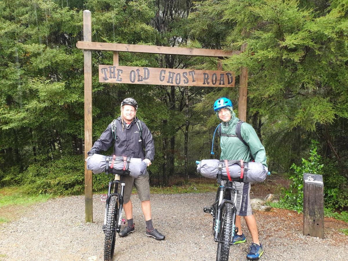 Off The Beaten Trail Acc & Bike Tours * Murchison