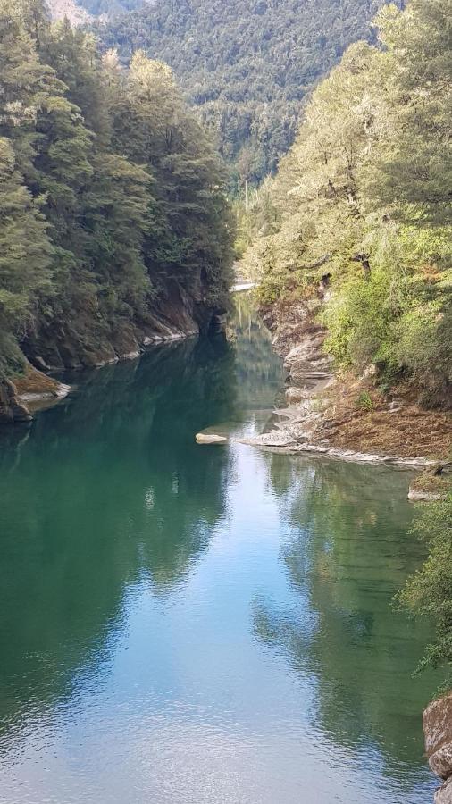 Off The Beaten Trail Acc & Bike Tours * Murchison